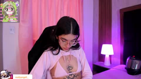 Snapshot of molly__a chatting on 7, 4, 2026 Molly online show from 7, 4, 2026