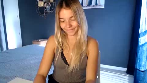 Snapshot of molly_bell chatting on 14, 1, 2025 Molly online show from 14, 1, 2025