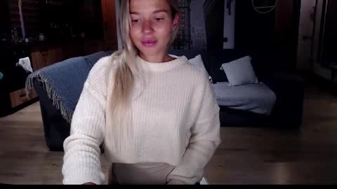 Snapshot of molly_bell chatting on 20, 11, 2025 Molly online show from 20, 11, 2025