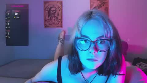 Molly Crow online show from 15, 12, 2024