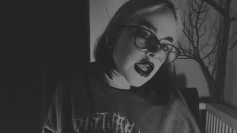 Molly Crow online show from 16, 1, 2025