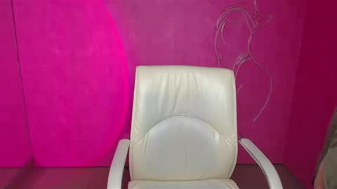 Molly online show from 4, 12, 2024