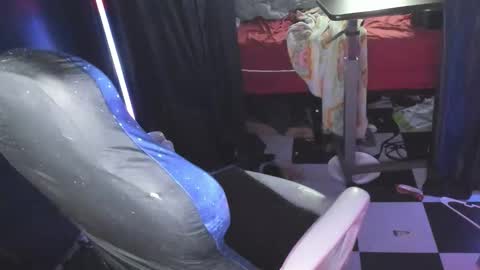 molly_moons online show from 15, 4, 2026