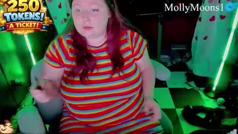 Snapshot of molly_moons chatting on 1, 5, 2026 molly_moons online show from 1, 5, 2026