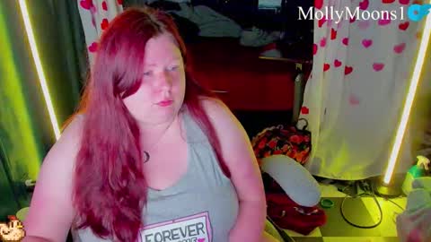 Snapshot of molly_moons chatting on 7, 5, 2026 molly_moons online show from 7, 5, 2026