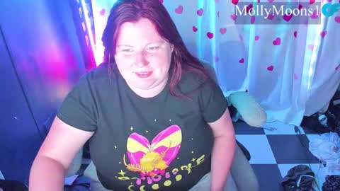 Snapshot of molly_moons chatting on 13, 5, 2026 molly_moons online show from 13, 5, 2026