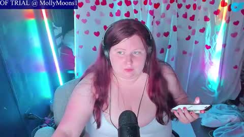 Snapshot of molly_moons chatting on 17, 5, 2026 molly_moons online show from 17, 5, 2026