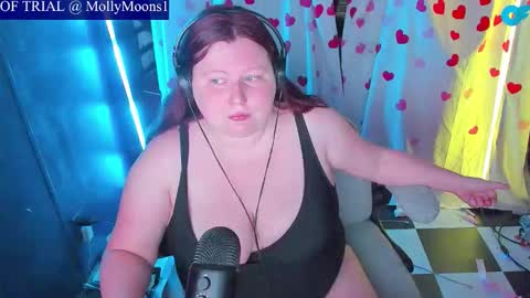 Snapshot of molly_moons chatting on 23, 5, 2026 molly_moons online show from 23, 5, 2026