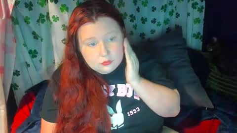 Snapshot of molly_moons chatting on 25, 5, 2026 molly_moons online show from 25, 5, 2026