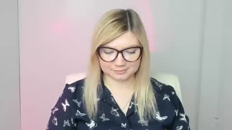 Molly online show from 4, 11, 2025