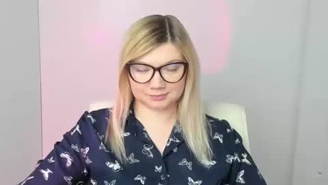 Molly online show from 10, 11, 2025