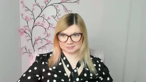 Molly online show from 3, 3, 2026