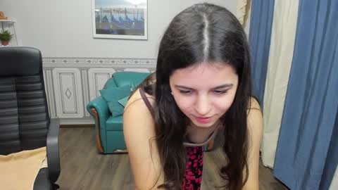Snapshot of molly_owens chatting on 8, 2, 2025 Molly Owens online show from 8, 2, 2025
