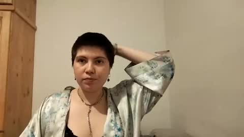 Snapshot of molly_popp chatting on 6, 11, 2025 Molly Pop online show from 6, 11, 2025