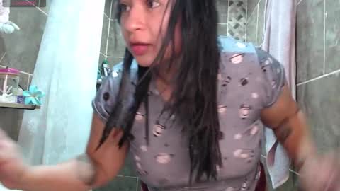 Snapshot of molly_shake chatting on 5, 11, 2025 Molly online show from 5, 11, 2025