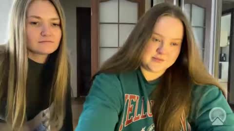 Snapshot of mollyas chatting on 27, 3, 2026 Alice online show from 27, 3, 2026