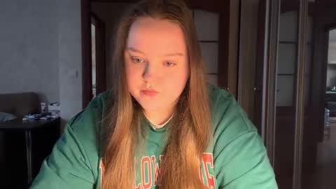 Snapshot of mollyas chatting on 23, 4, 2026 Alice online show from 23, 4, 2026