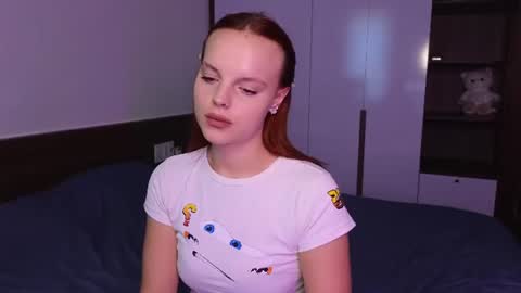Snapshot of mollybossy chatting on 22, 6, 2026 Molly online show from 22, 6, 2026