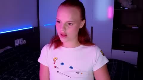 Snapshot of mollybossy chatting on 12, 7, 2026 Molly online show from 12, 7, 2026