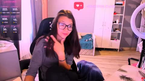  KIRA  online show from 10, 9, 2025