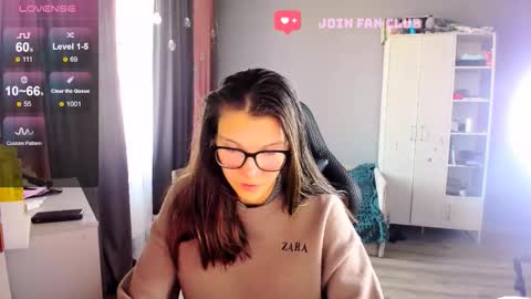  KIRA  online show from 19, 9, 2025