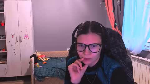  KIRA  online show from 2, 12, 2025