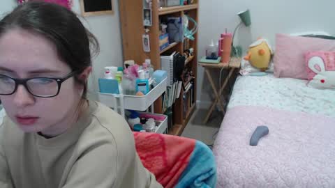 Snapshot of mollymeadows chatting on 22, 4, 2026 mollymeadows online show from 22, 4, 2026