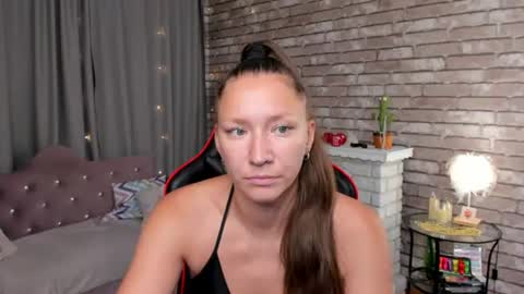 hi im Molly heregreat boobs big heart  warm pussy  online show from 12, 7, 2026