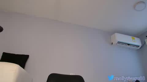 Snapshot of mollyrivera chatting on 8, 9, 2025 Molly online show from 8, 9, 2025