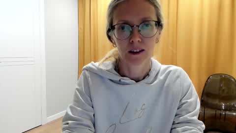 AngelMomm online show from 19, 10, 2025