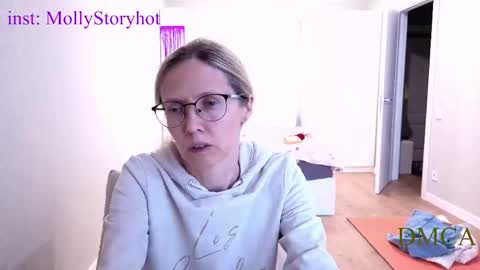 Snapshot of mollystory chatting on 22, 3, 2026 AngelMomm online show from 22, 3, 2026