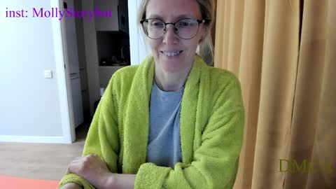 Snapshot of mollystory chatting on 7, 4, 2026 AngelMomm online show from 7, 4, 2026