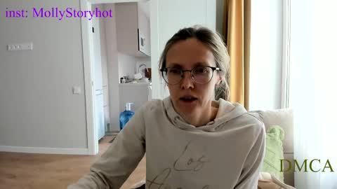Snapshot of mollystory chatting on 22, 4, 2026 AngelMomm online show from 22, 4, 2026
