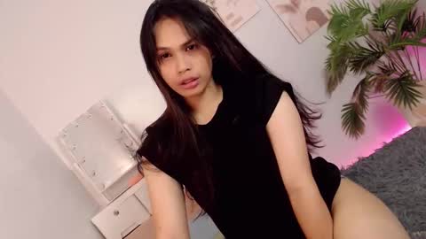 MOMIKHEM online show from 24, 9, 2025