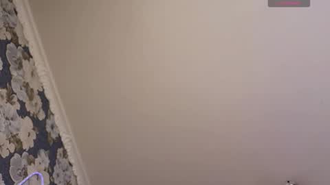 Snapshot of momiji_i chatting on 24, 3, 2026 Leah online show from 24, 3, 2026