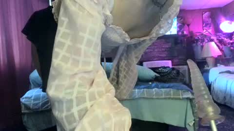 Snapshot of mommamadesissy chatting on 28, 2, 2025 Bink online show from 28, 2, 2025