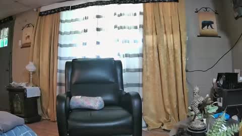 Snapshot of mommamadesissy chatting on 3, 10, 2025 Bink online show from 3, 10, 2025