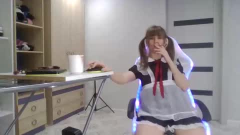 MommmY  online show from 17, 9, 2025