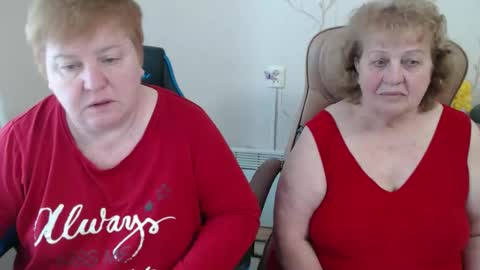 Snapshot of mommy99x chatting on 8, 4, 2026 Mommy99X online show from 8, 4, 2026