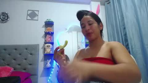 Snapshot of mommy_dulce chatting on 1, 5, 2026 ANDREA online show from 1, 5, 2026