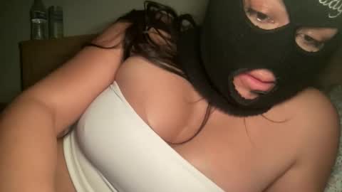 Snapshot of mommygoddess03 chatting on 17, 10, 2025 mommygoddess03 online show from 17, 10, 2025