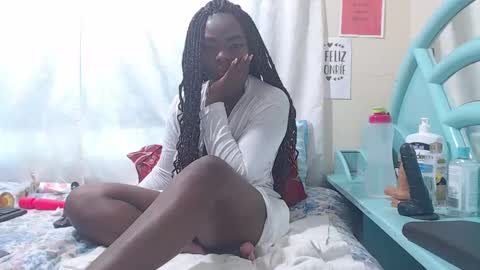 Snapshot of mommywebcam chatting on 24, 12, 2024 DINAH online show from 24, 12, 2024