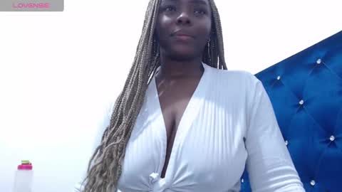 Snapshot of mommywebcam chatting on 21, 9, 2025 DINAH online show from 21, 9, 2025