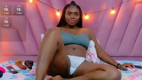 Snapshot of mommywebcam chatting on 23, 10, 2025 DINAH online show from 23, 10, 2025