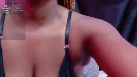 Snapshot of mommywebcam chatting on 23, 11, 2025 DINAH online show from 23, 11, 2025