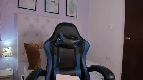 Snapshot of momo_ayasse chatting on 18, 5, 2026 Momo online show from 18, 5, 2026
