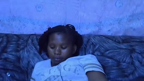 Snapshot of momsdoll chatting on 3, 2, 2026 momsdoll online show from 3, 2, 2026