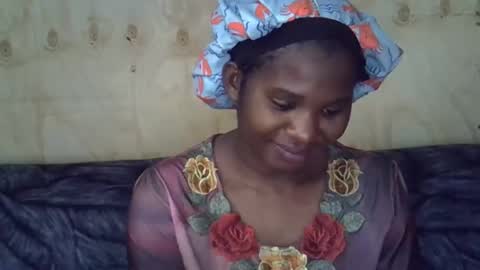 momsdoll online show from 4, 6, 2026