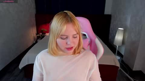 mon1ca_jones online show from 17, 11, 2025