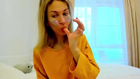 Mona online show from 3, 3, 2025